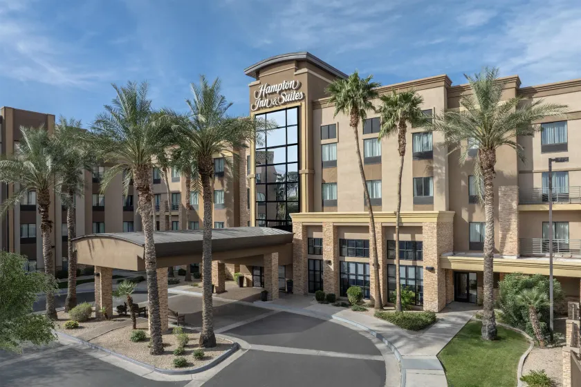 Hampton Inn & Suites Phoenix Glendale-Westgate - Image 1
