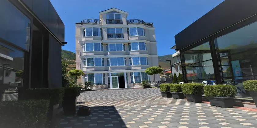Pashkaj Hotel - Image 1