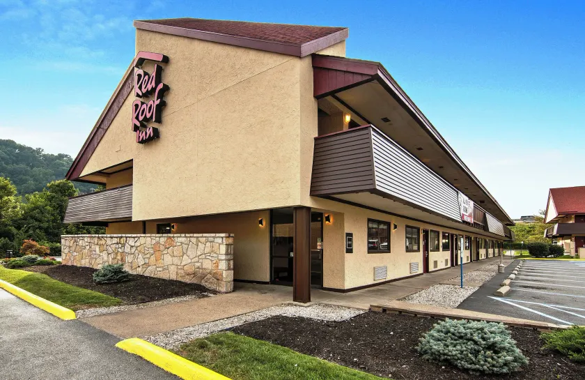 Red Roof Inn Charleston - Kanawha City, WV - Image 1