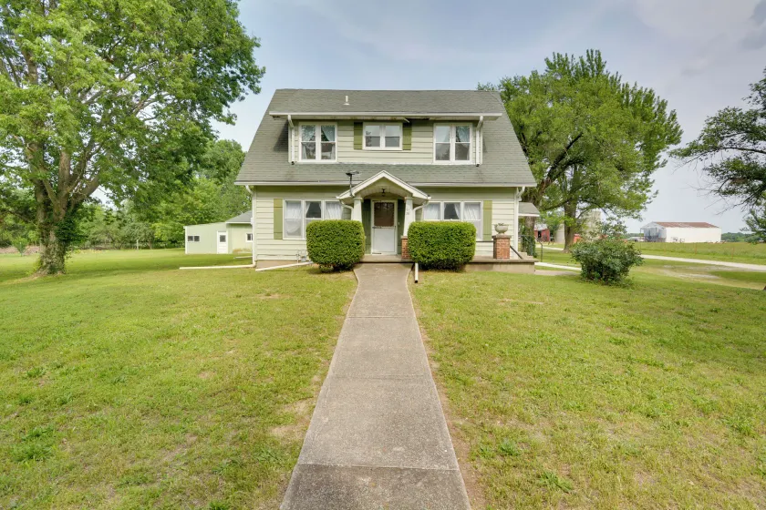 Pet-Friendly Home: Patio & Yard in Sheldon - Image 1