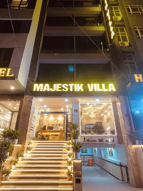 Majestik Hotel - Image 1