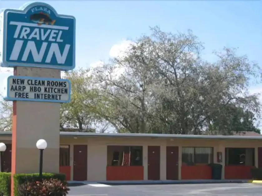 Plaza Travel Inn - Image 1