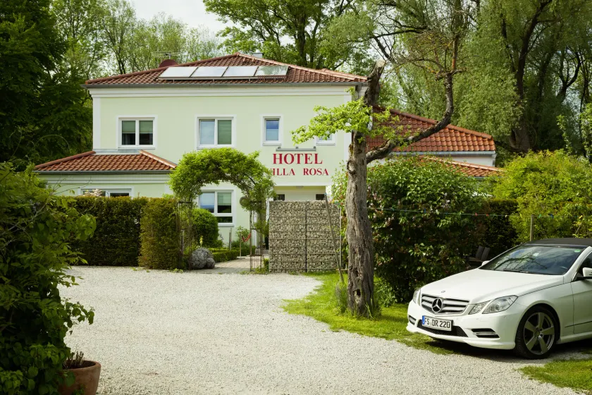 Hotel Villa Rosa - Image 1