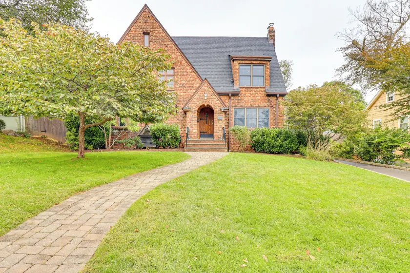 Easy Train Access to Nyc! Elegant Family Retreat - Image 1