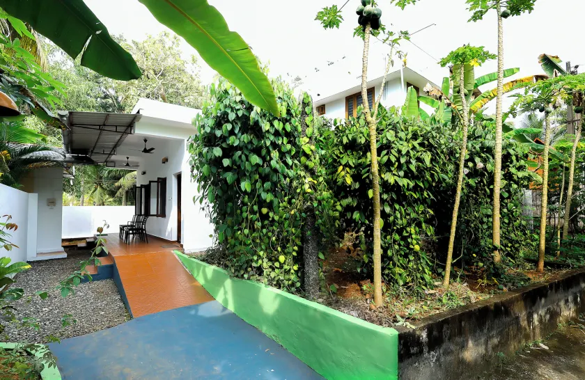 ILLIKKALAM Lakeside Cottages Kumarakom Kerala - Image 1