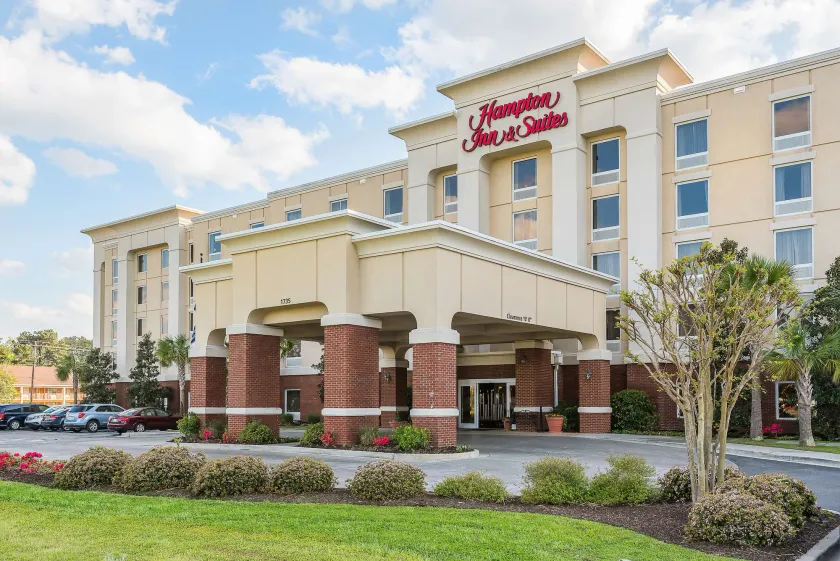 Hampton Inn & Suites Florence-North-I-95 - Image 1