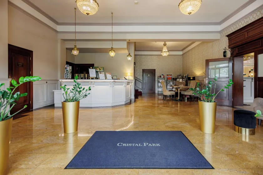 Hotel Cristal Park - Image 1