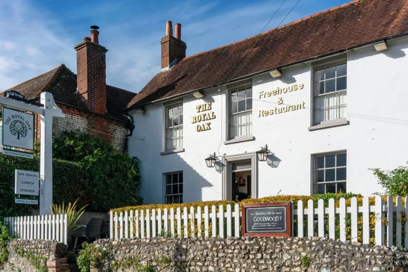 The Royal Oak Inn - Image 1