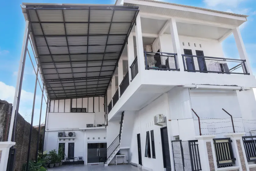 Hotel O near Mesjid Raya Sumatera Barat formerly Sachila Residence - Image 1