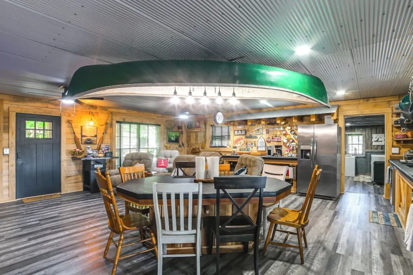 Kentucky Lake Boathouse: Fisherman's Dream - Image 1