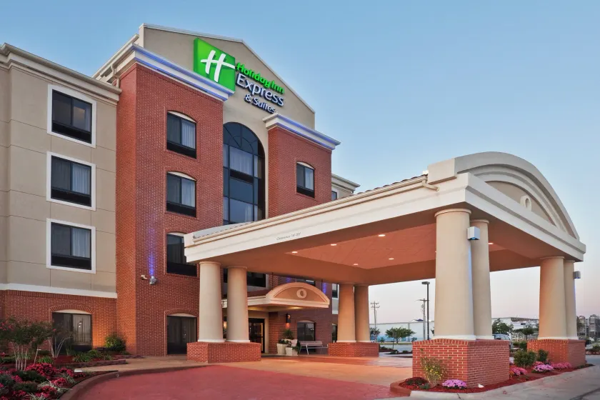 Holiday Inn Express & Suites Oklahoma City West-Yukon by IHG - Image 1