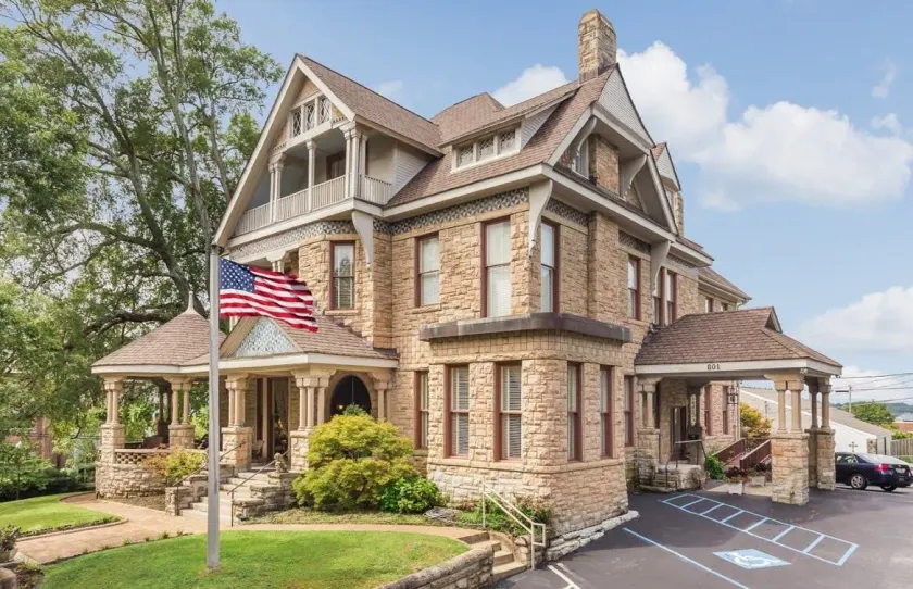 The Mayor's Mansion Inn - Image 1