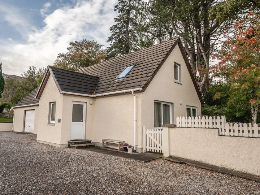 The Cottage at Corriness House - Image 1