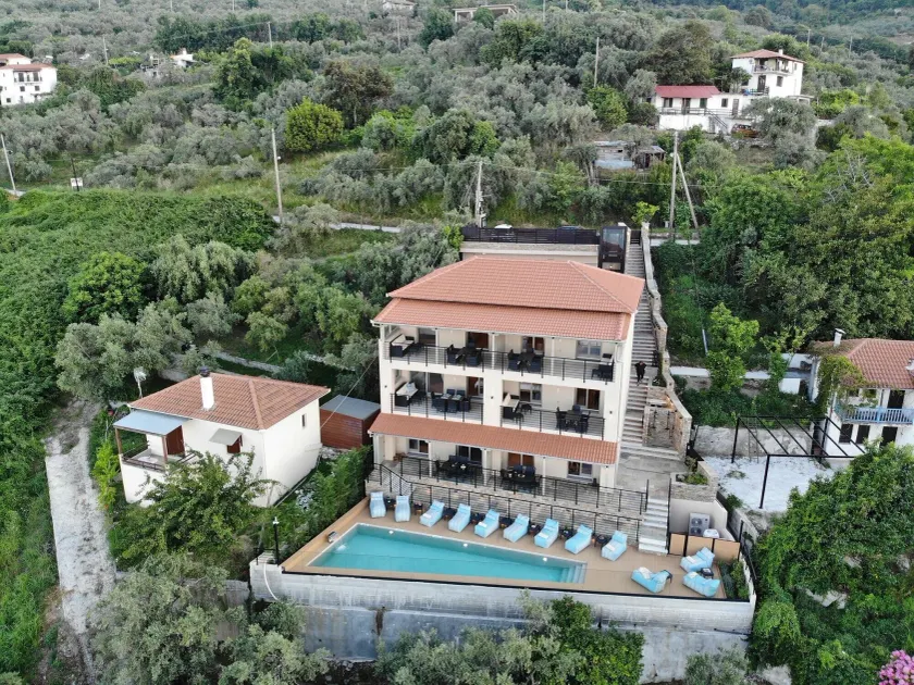 KaLLiA SUITES- CHOREFTO - Image 1