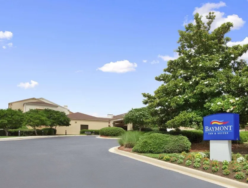 Baymont by Wyndham Columbia Northwest - Image 1