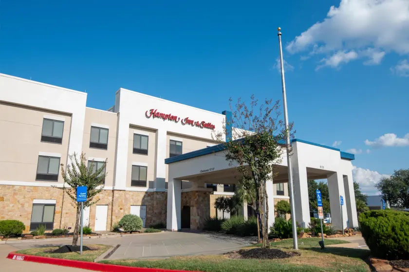 Hampton Inn and Suites College Station - Image 1