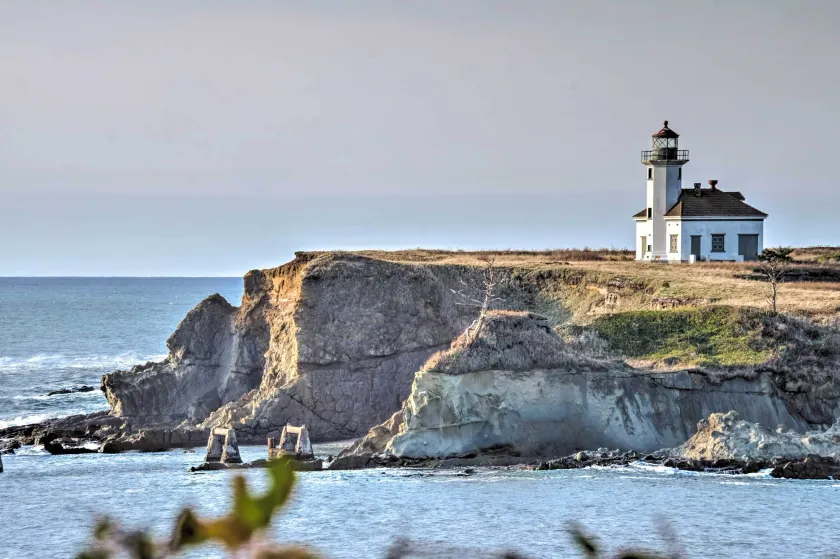 Cliffside Lighthouse Beach Home w/ Ocean View - Interiør