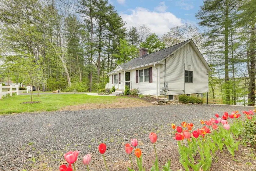 < 3 Mi to Uconn: Peaceful Home on Pine Lake - Image 1
