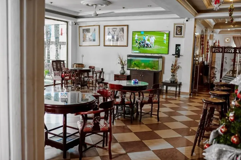 Royal Park Hotel - Lobby sitting area