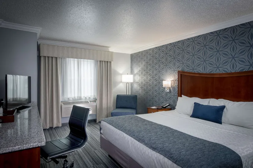 Best Western PLUS Franklin Square Inn - Image 1