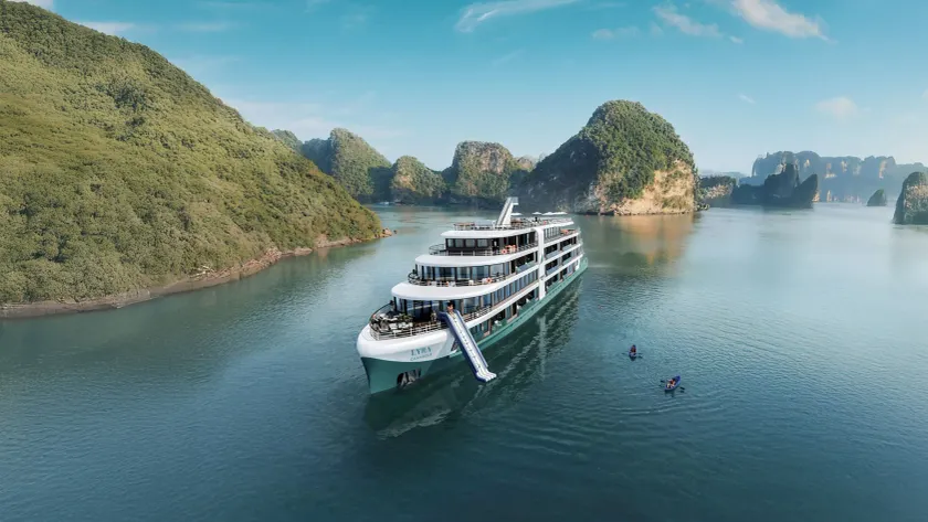 Halong Lyra Grandeur Cruise - Image 1
