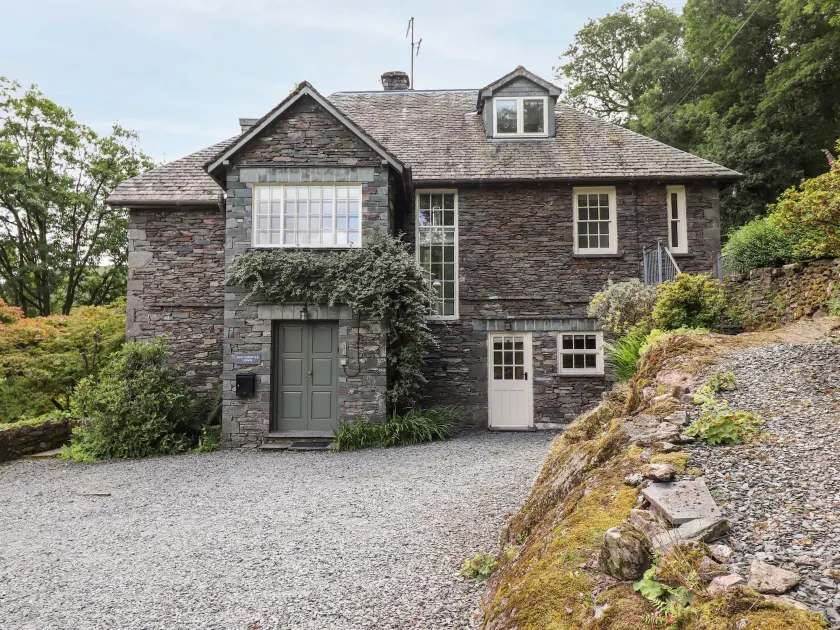 Huntingstile Lodge - Image 1