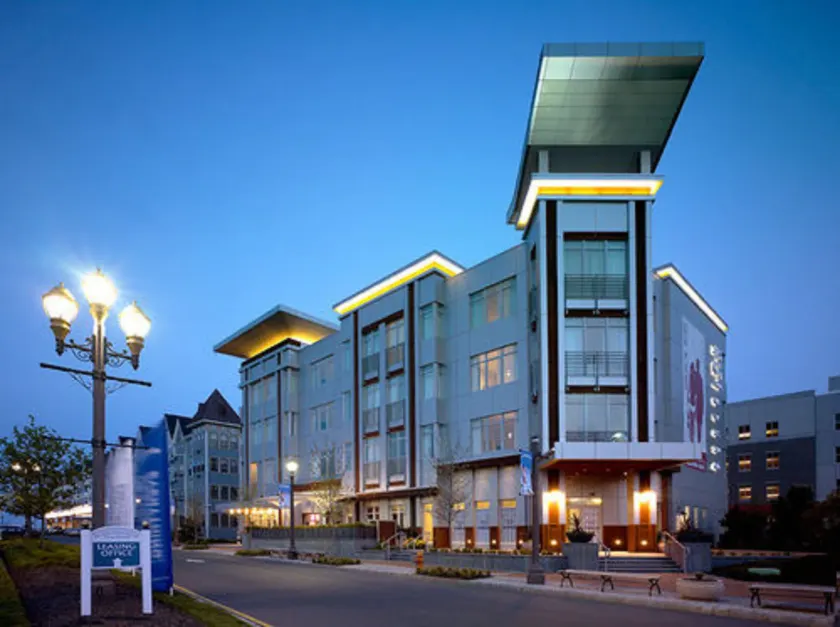 Bungalow Hotel - Image 1