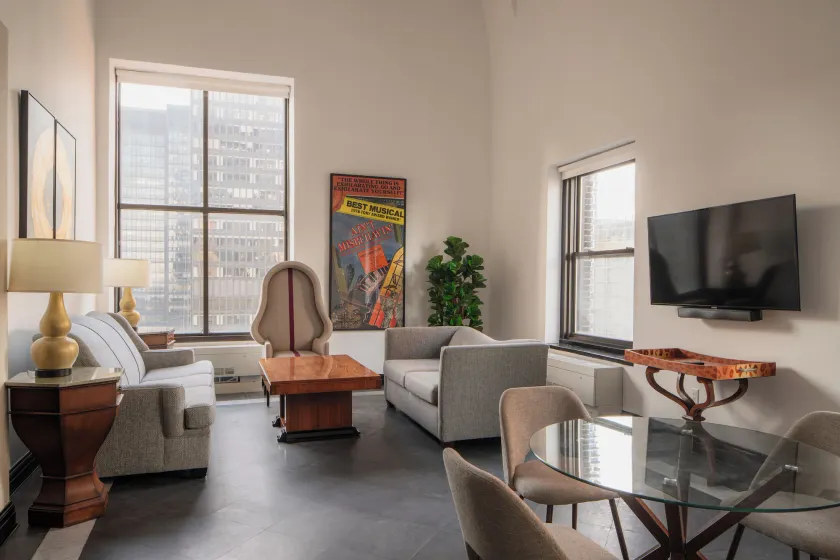 The Manhattan Club - Image 1