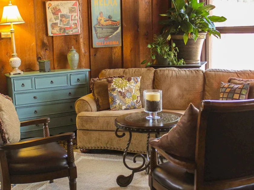 Charles Wesley Motor Lodge - Lobby