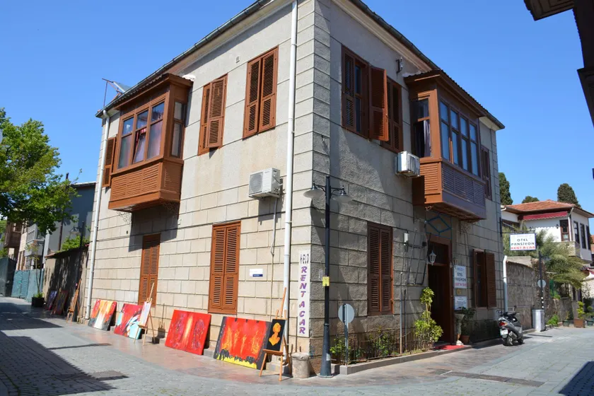 Held Hotel - Image 1