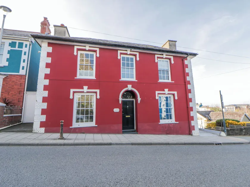 Island House - Image 1