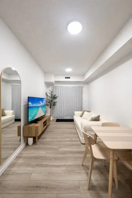 Condo w 2 Beds 13 Mins from West Edmonton Mall - Image 1
