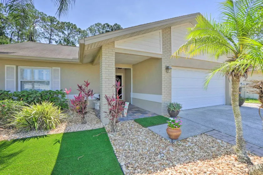 Tampa Home w/ Private Backyard ~ 15 Mi to Downtown - Image 1