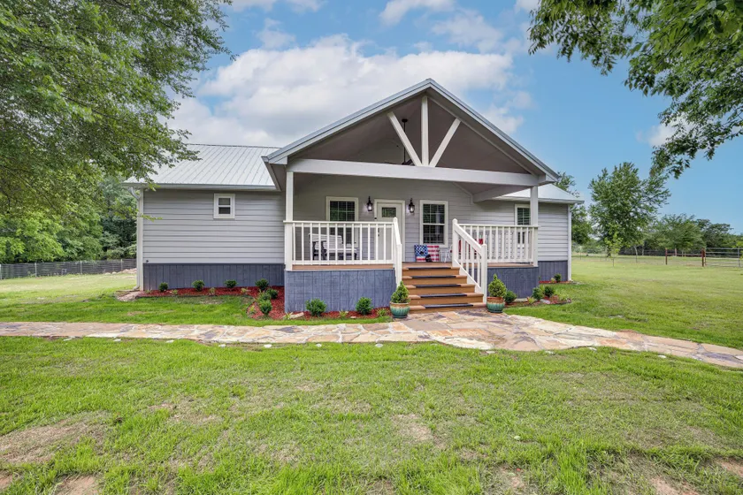 < 1 Mi to Lake Fork: Appy Haven in Yantis - Image 1
