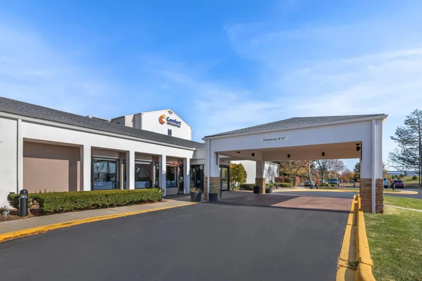 Comfort Inn & Suites Arlington Heights - Buffalo Grove - Image 1