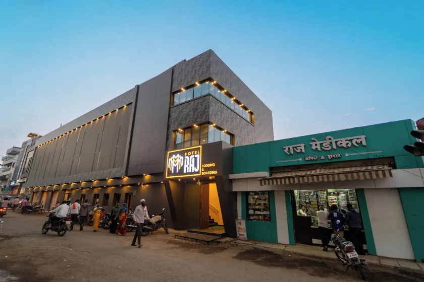 Hotel Raj Lodging &Boarding - Image 1