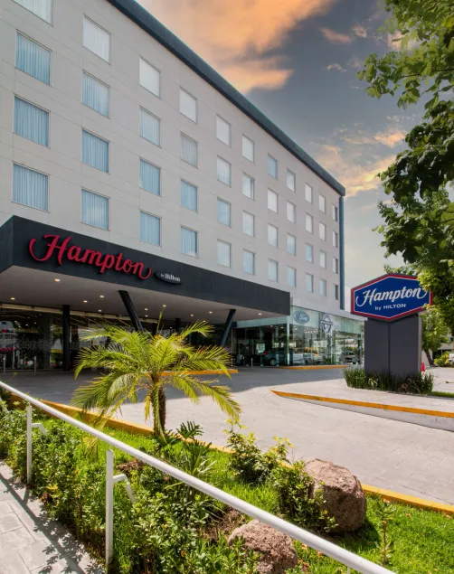 Hampton by Hilton Aguascalientes Downtown - Image 1