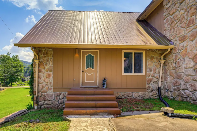 17 Mi to Coal Canyon Trail: Scenic Mtn-view Apt! - Image 1