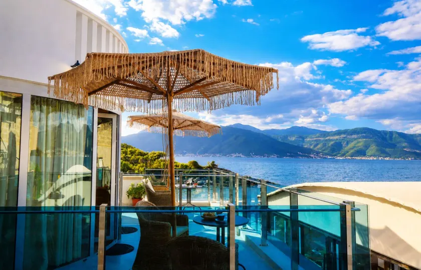 Luxury Sea Residence by Kristina - Image 1
