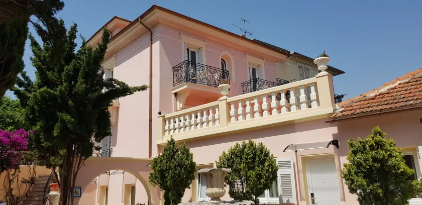Hotel La Citadelle - Image 1