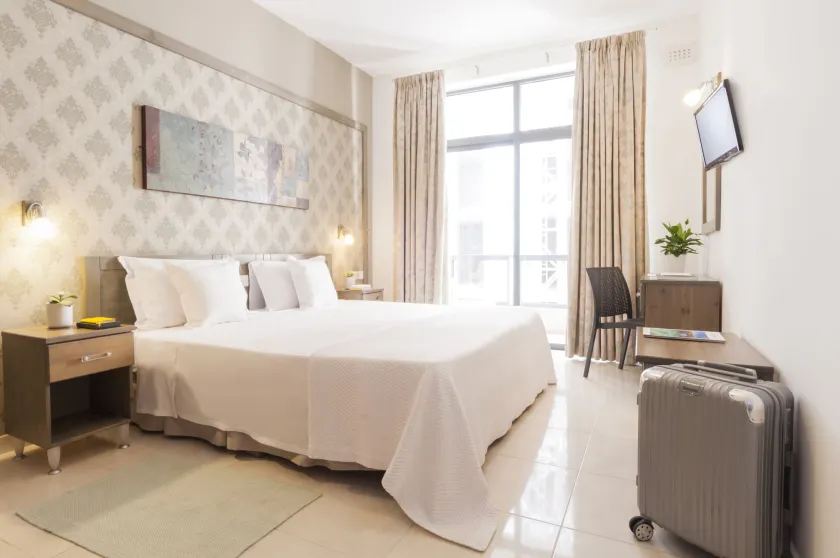 ROOMS by Alexandra Hotel - Image 1