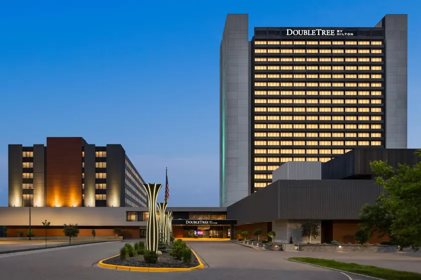 Doubletree by Hilton Bloomington - Minneapolis South - Image 1