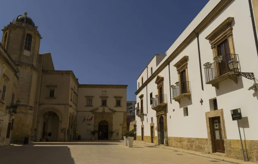 Hotel Carmine - Image 1