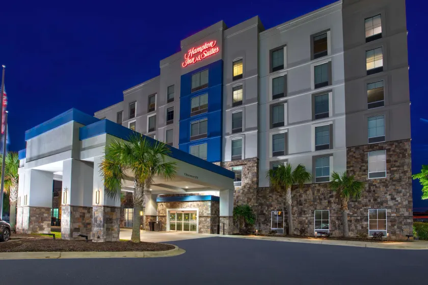 Hampton Inn & Suites Columbia/Southeast-Ft. Jackson - Image 1