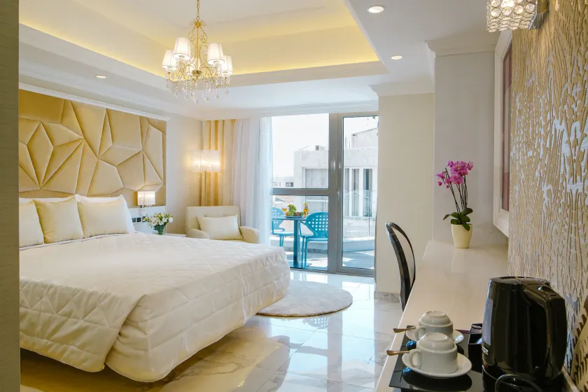 Qbic City Hotel - Image 1