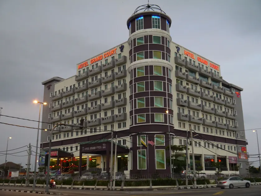 Grand Court Hotel - Image 1