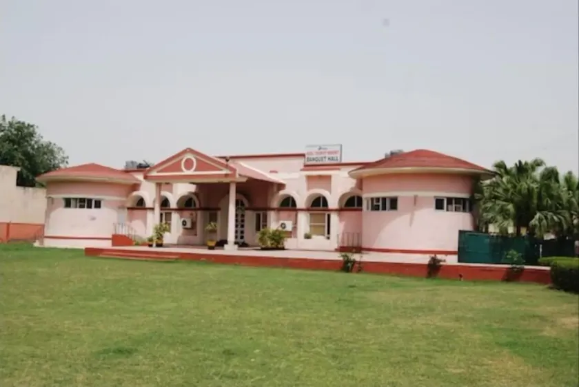 Koel Tourist Resort - Image 1