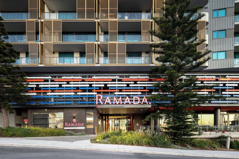 Ramada by Wyndham VetroBlu Scarborough Beach - Image 1