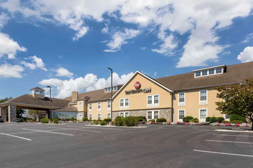 Best Western PLUS Revere Inn & Suites - Image 1