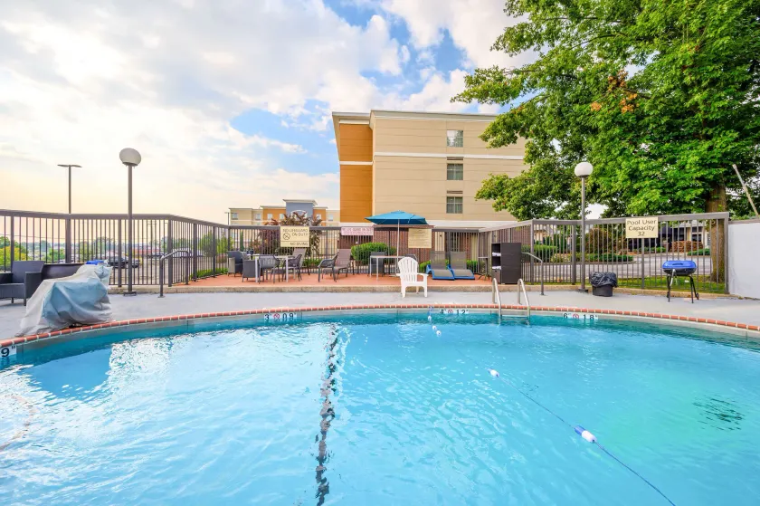 Hampton Inn St. Louis/Westport - Image 1